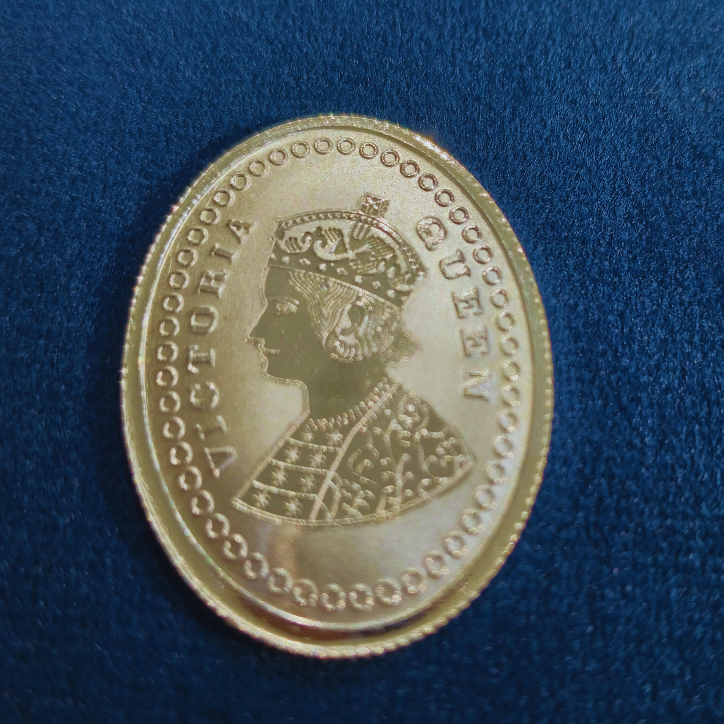 Stunning Queen Oval Pure 999 Silver Coin