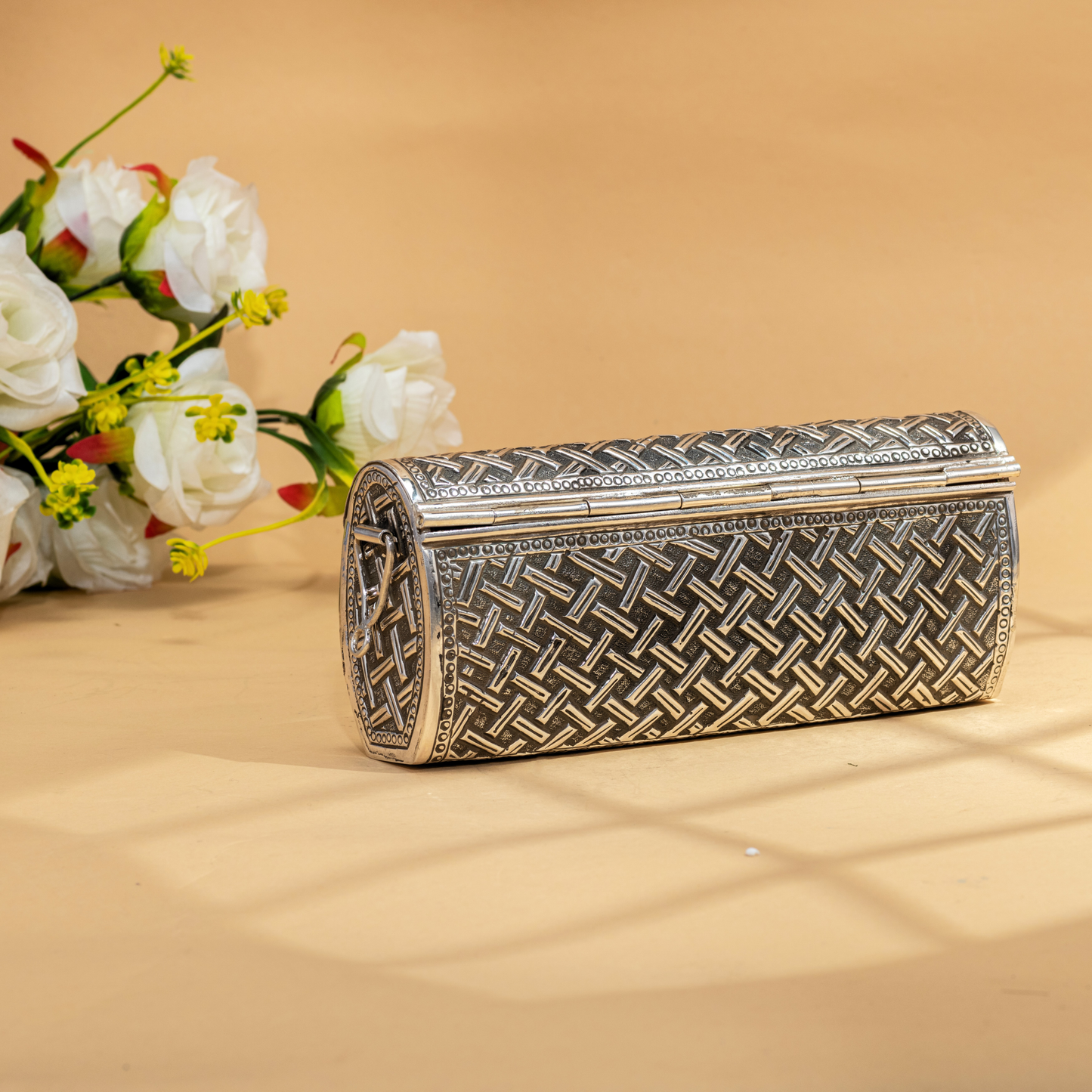 Handcrafted Antique Silver Purse with Embossed Patterns and Artistic Detailing
