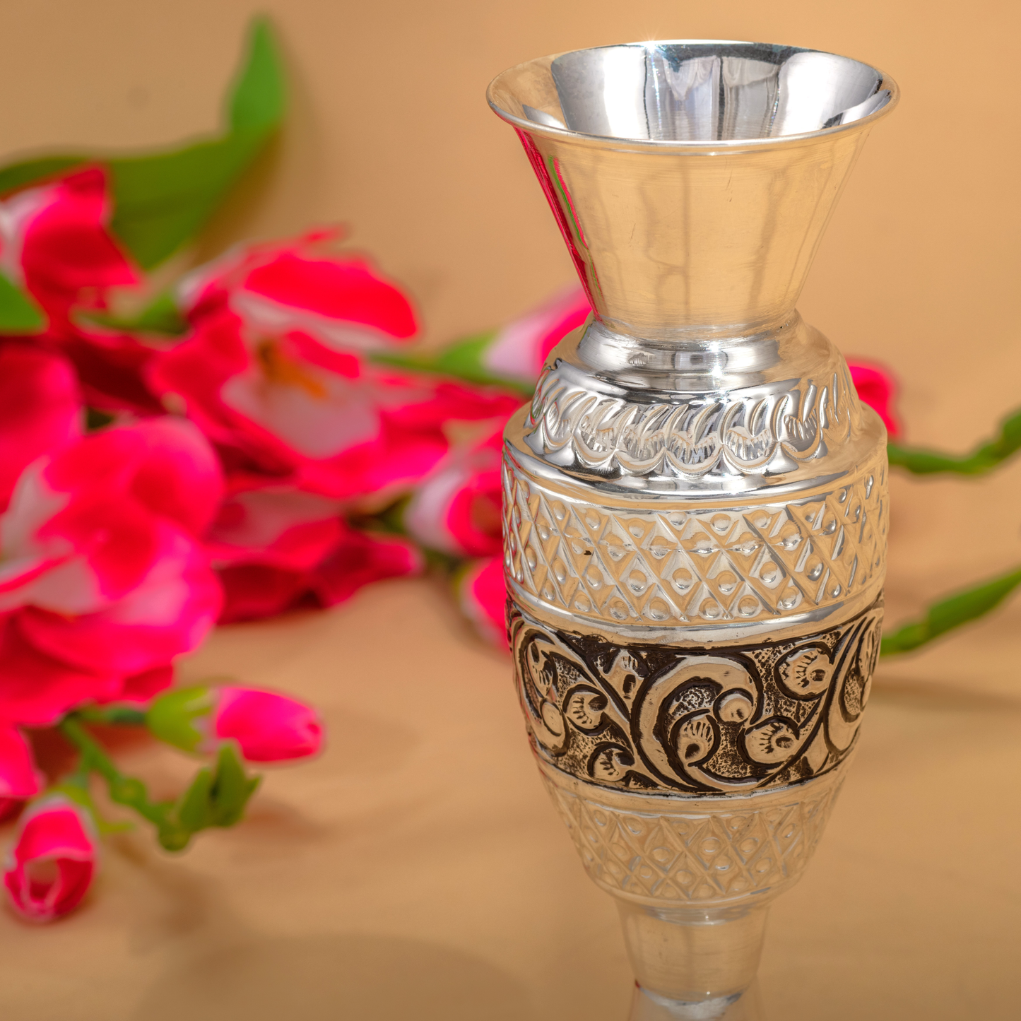 Luxurious Silver Flower Vase with Elegant Nakshi