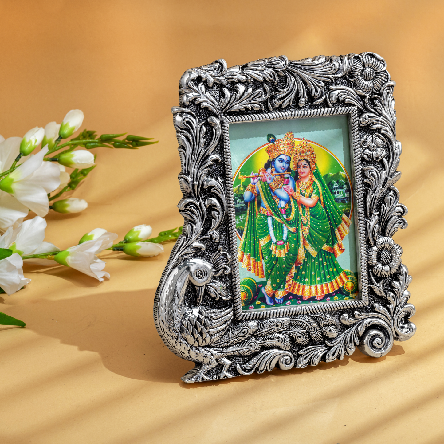 Attractive Antique Silver Coated Photo Frame with Peacock Motif