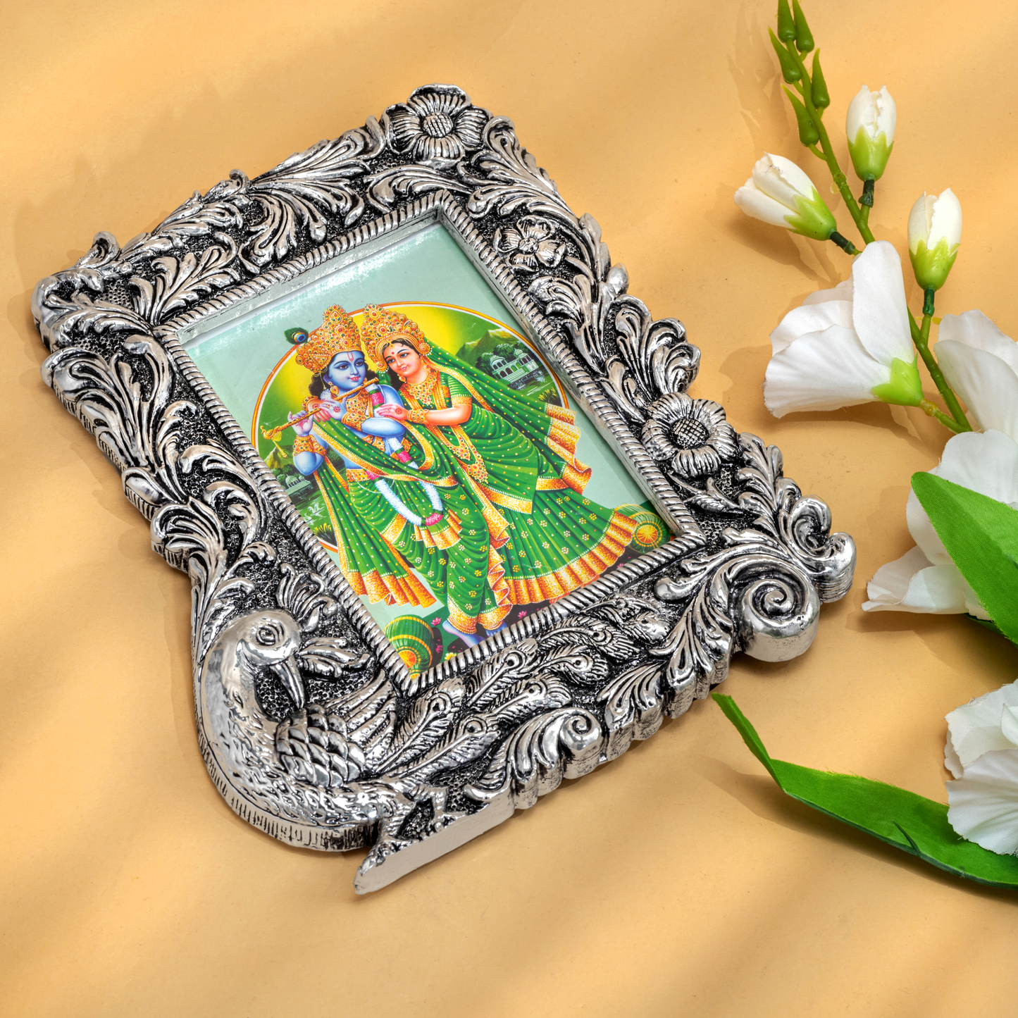 Attractive Antique Silver Coated Photo Frame with Peacock Motif