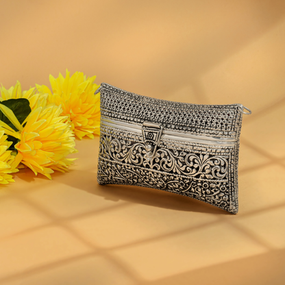 Radiant Antique Silver Stylish Purse with Vintage Elegance