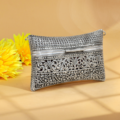 Radiant Antique Silver Stylish Purse with Vintage Elegance